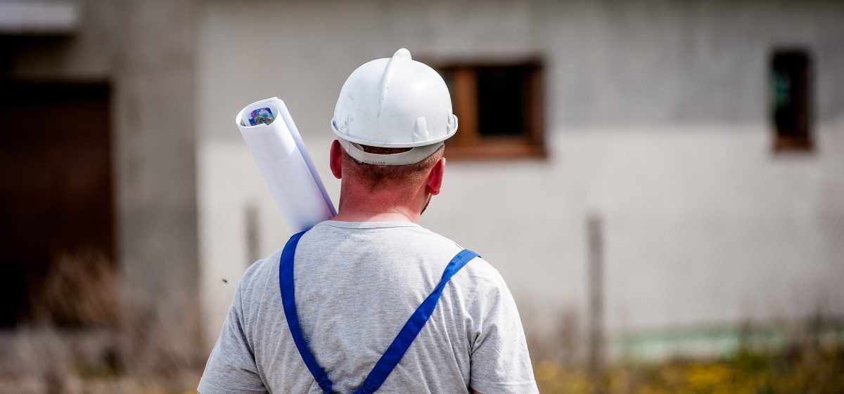 How to Spot and Avoid Rogue Electricians and Cowboy Builders